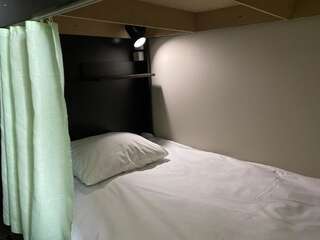 Хостелы Mardon&Pasha Hostel Алматы Кровать в общем 8-местном номере-3